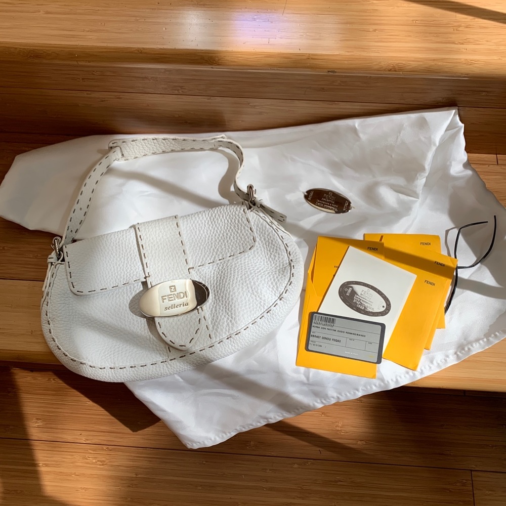 💥FENDI EUC SELLERIA ROMANO 925 SILVER MEDALLIONS - Picture 8 of 8